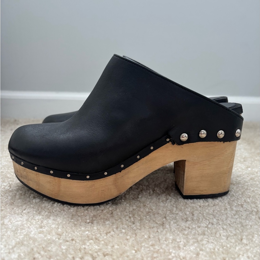 Chelsea & Violet Black Leather Clog Mules with Wooden Platform Heel - Picture 3 of 10